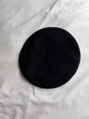 Classic Black Wool Beret